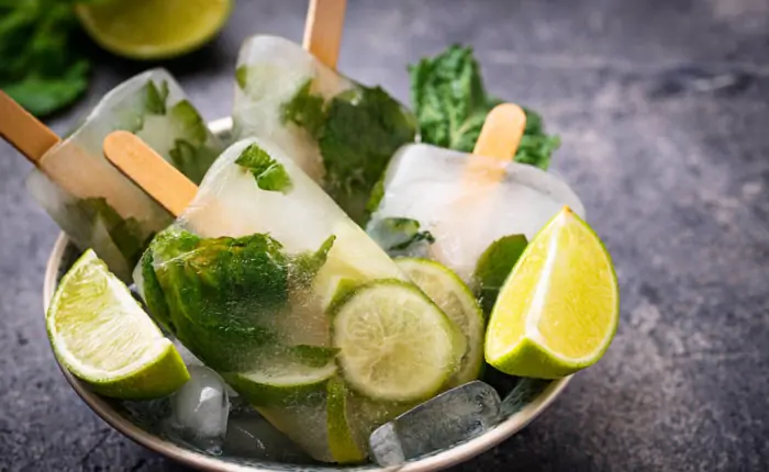 Mojito Eis – mit Rum und frischer Minze