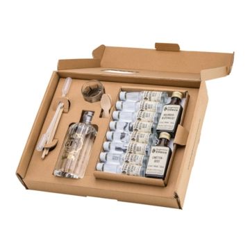 Löwen: Gin Tasting Box mit Dry Gin und Essenzen & Destillaten / 40 % Vol. / 1 x 0,35 l + 2 x 0,04 l & 8 x 0,02 l in Box