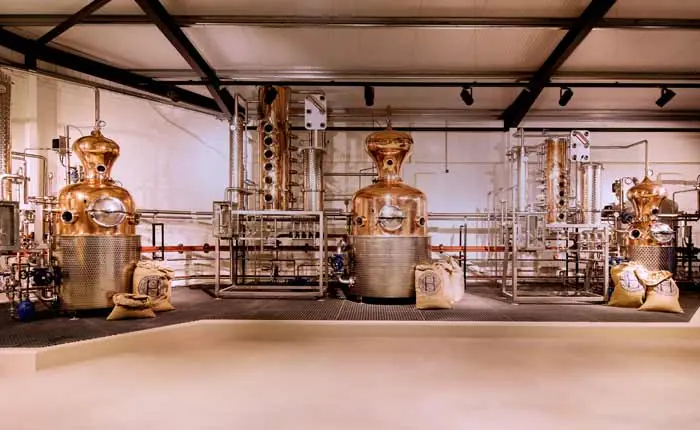 So wird Gin destilliert So wird Gin destilliert