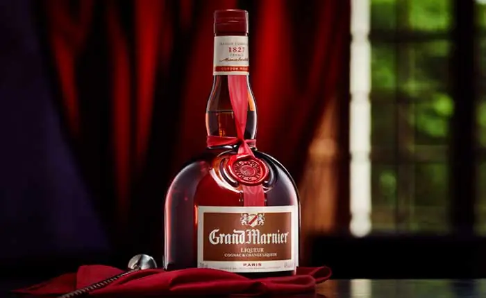 Grand Marnier Rouge der fruchtig-süße Likör aus Orangen und Cognac Grand Marnier Rouge der fruchtig-süße Likör aus Orangen und Cognac